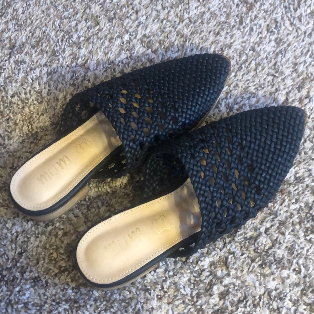 black woven mules